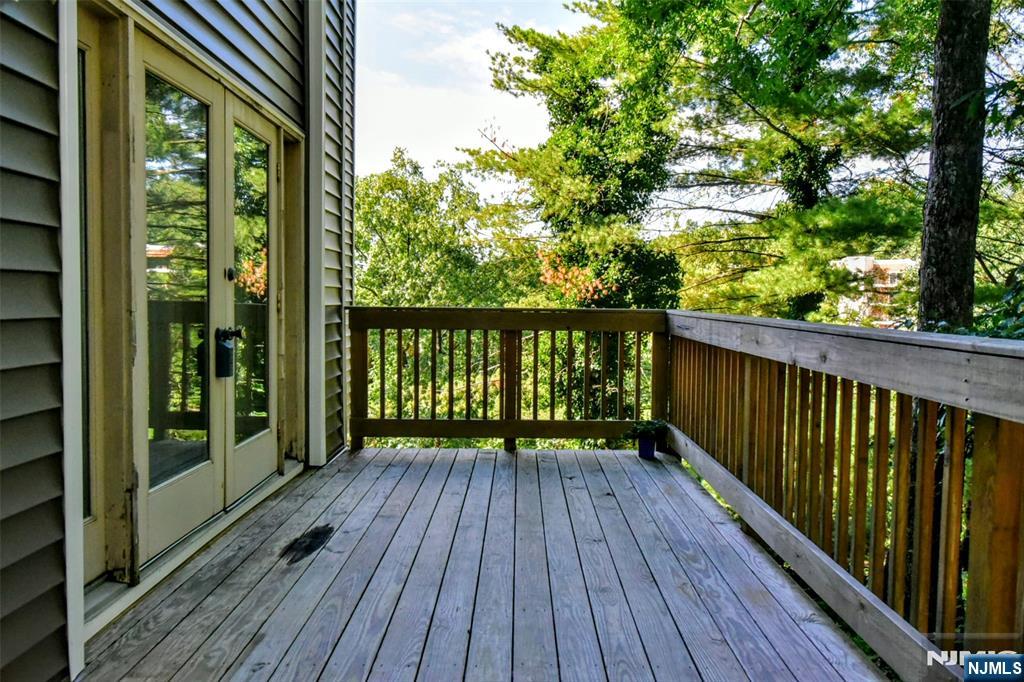 606 Skyline Drive 6 - Photo 4