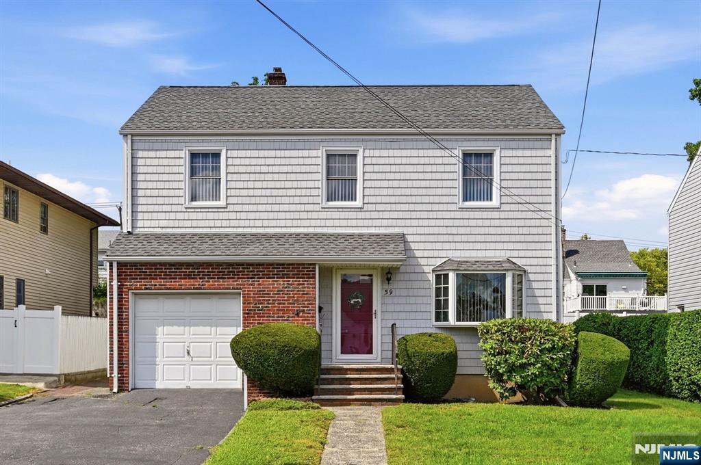59 17th Ave, Elmwood Park, NJ 07407