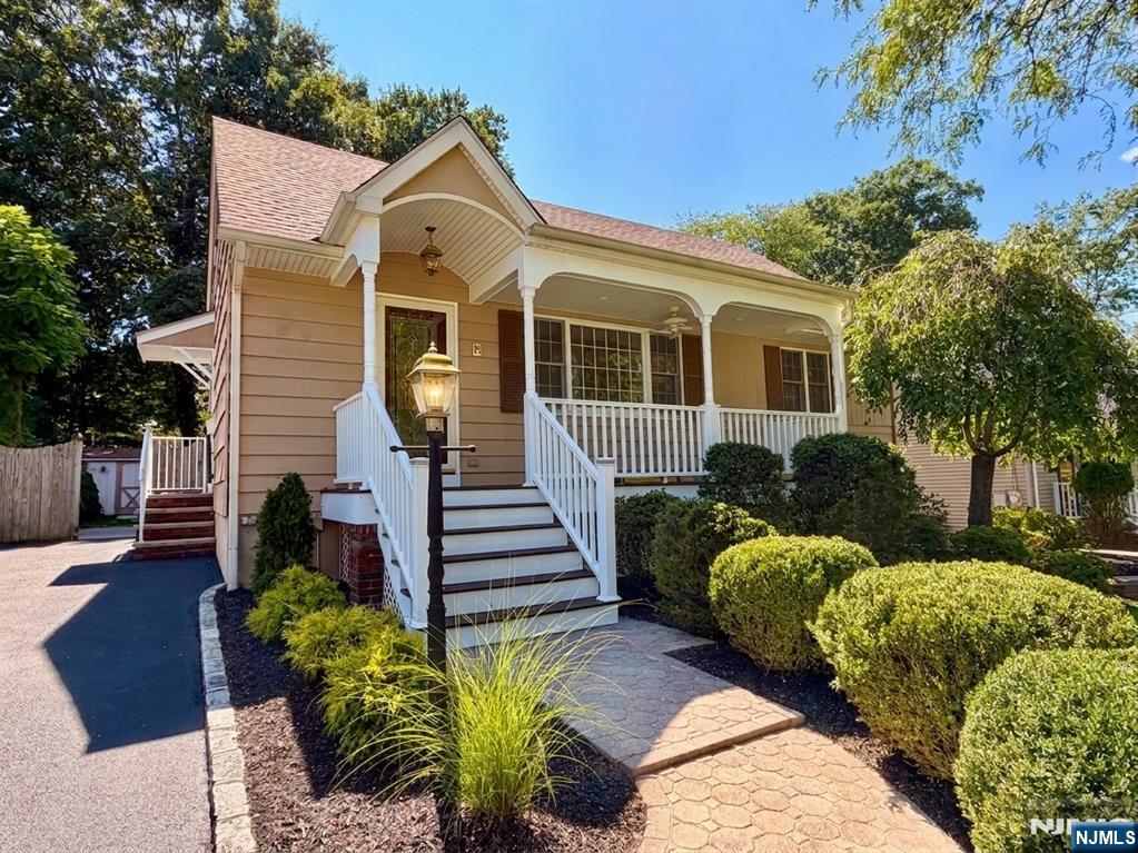 15 Oak Lane - Photo 1