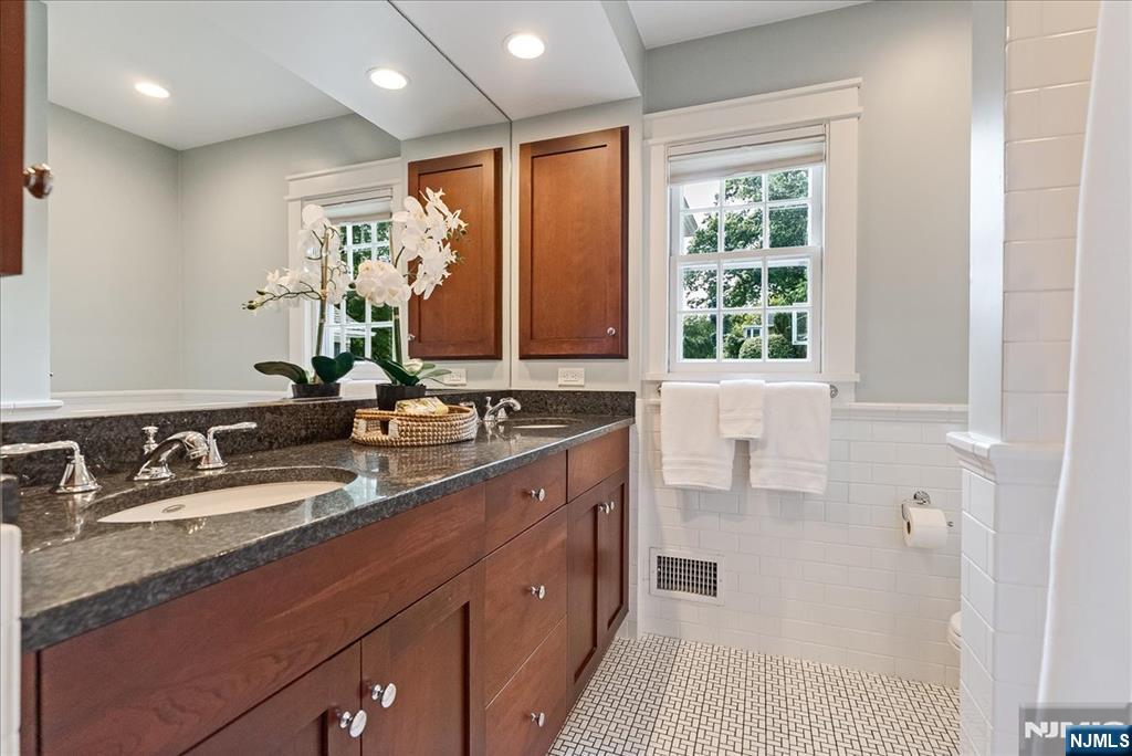 421 Ridgewood Avenue — photo 23