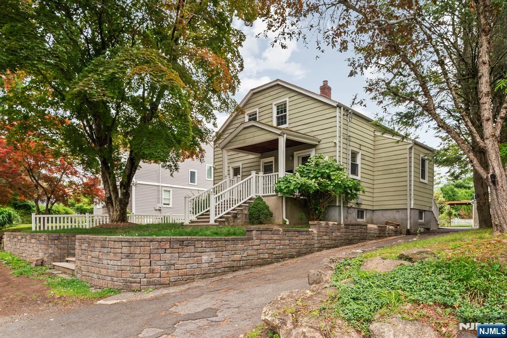 54 Chestnut Ave, Park Ridge, NJ 07656