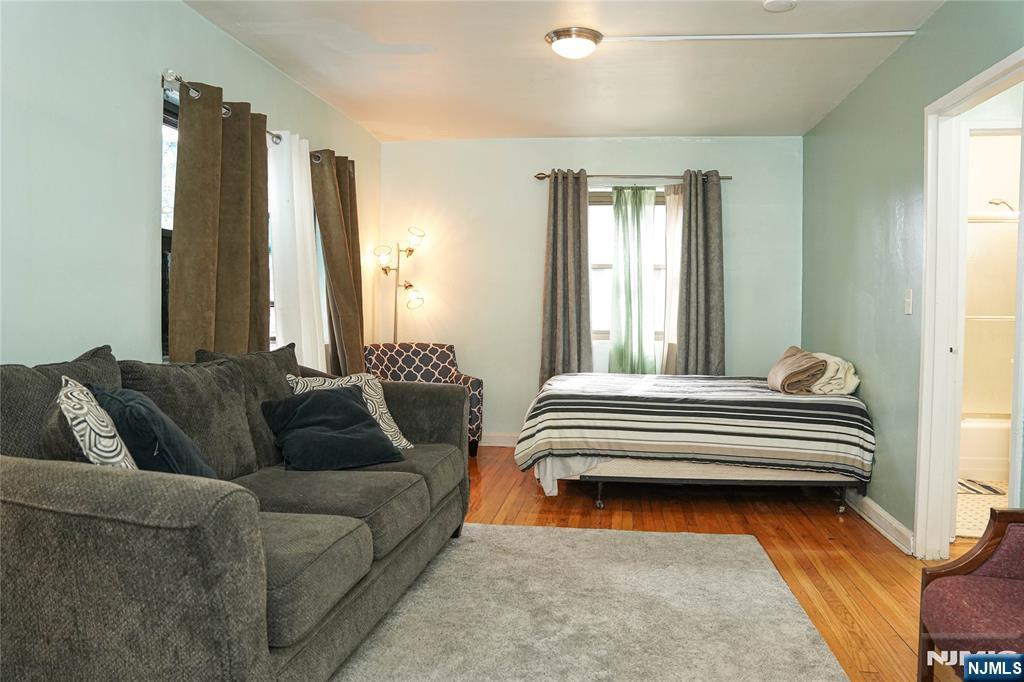 3021 Edwin Avenue 1J - Photo 4