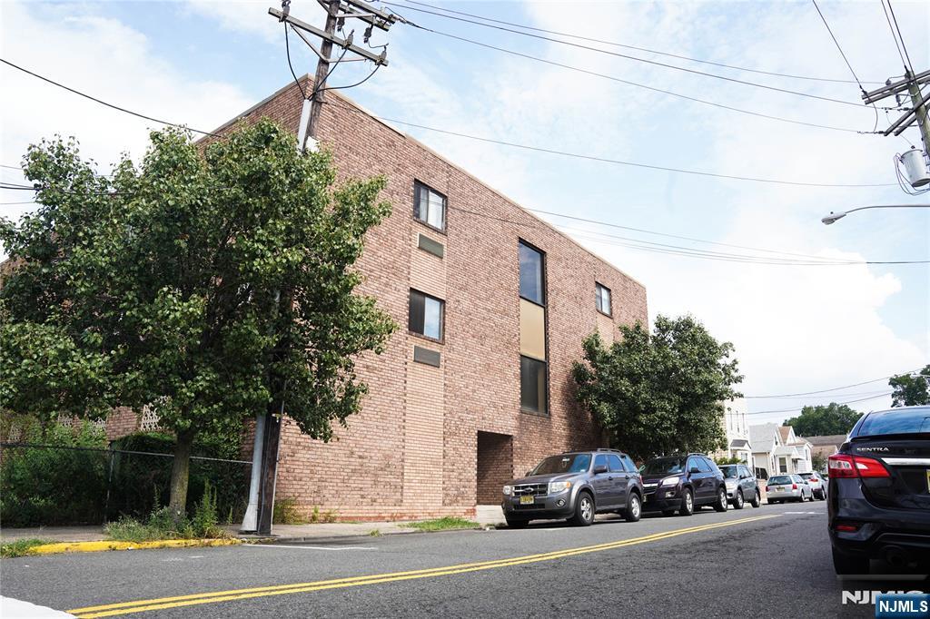 3900 Liberty Avenue 1A - Photo 1