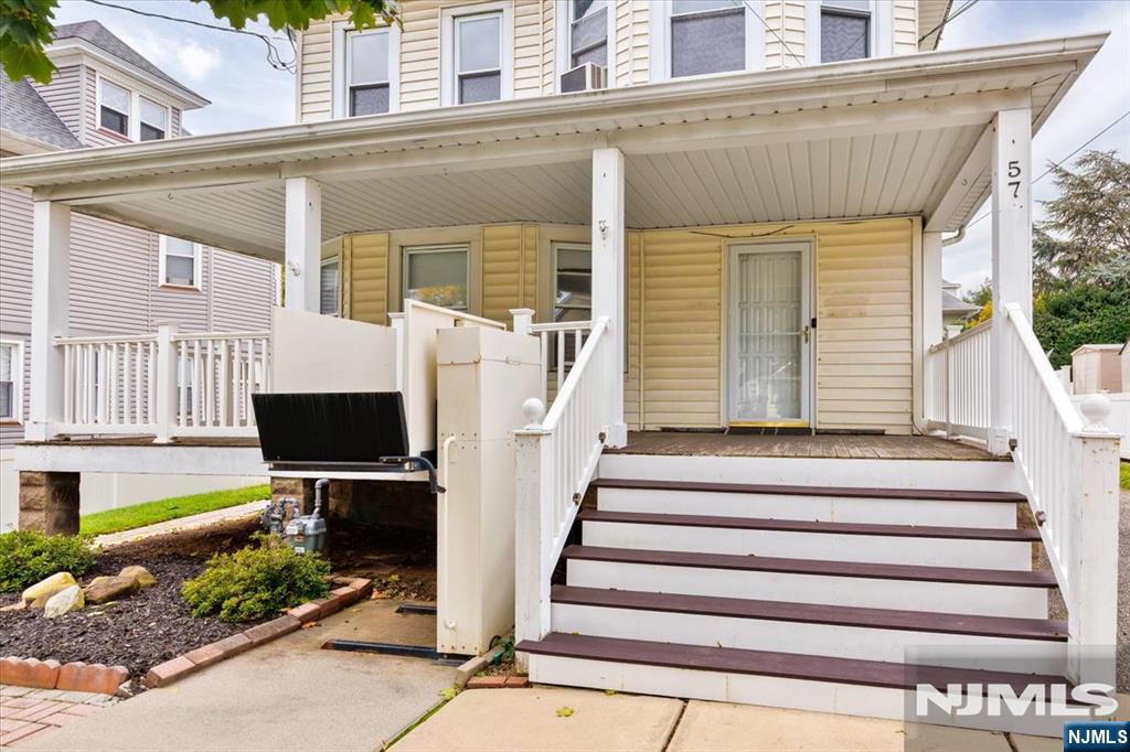 57 Sunderland Avenue - Photo 2