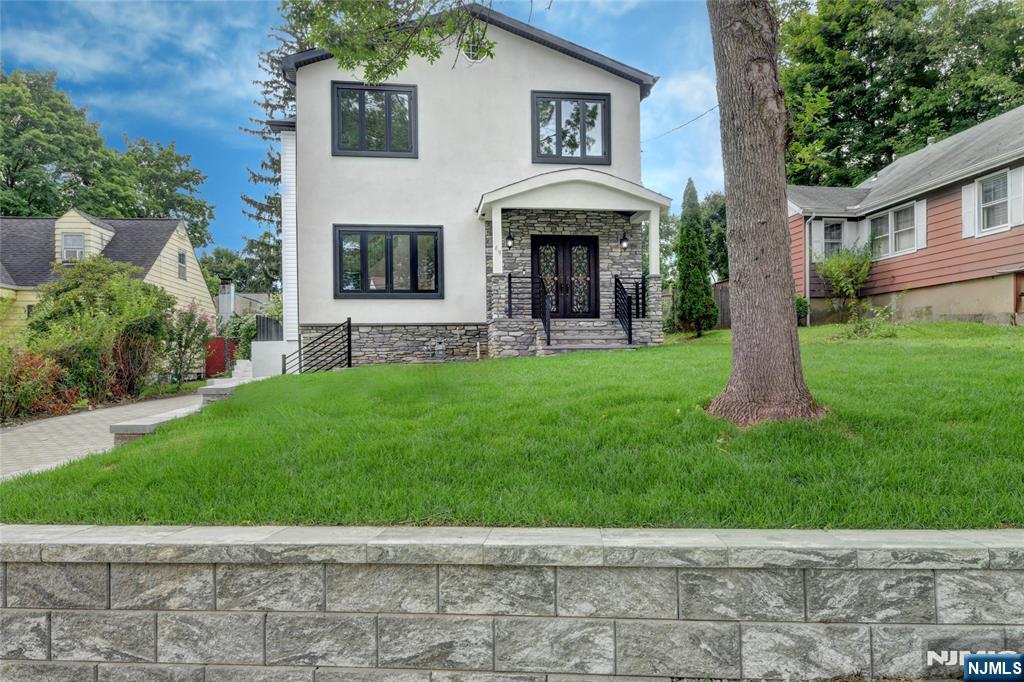 49 Longview Avenue - Photo 1