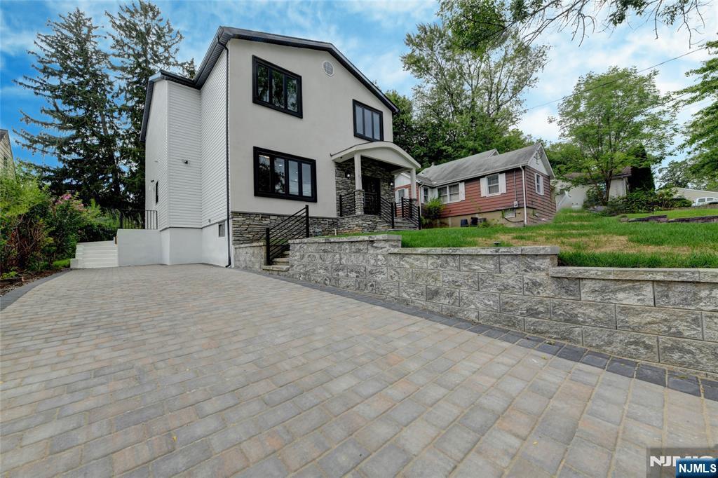 49 Longview Avenue - Photo 2