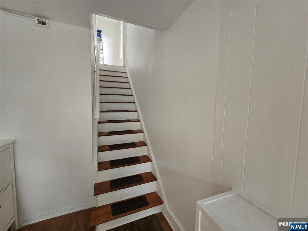 255 Jackson Avenue - Photo 2