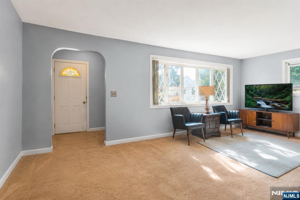 316 Grove St, New Milford, NJ 07646
