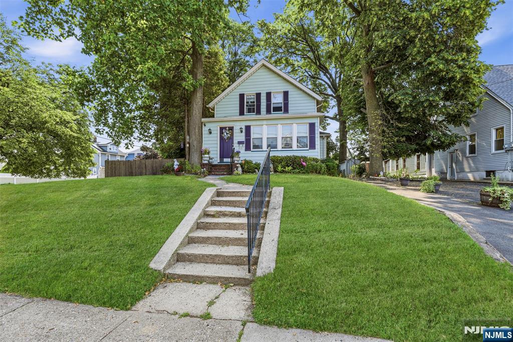 237 Broughton Avenue - Photo 1