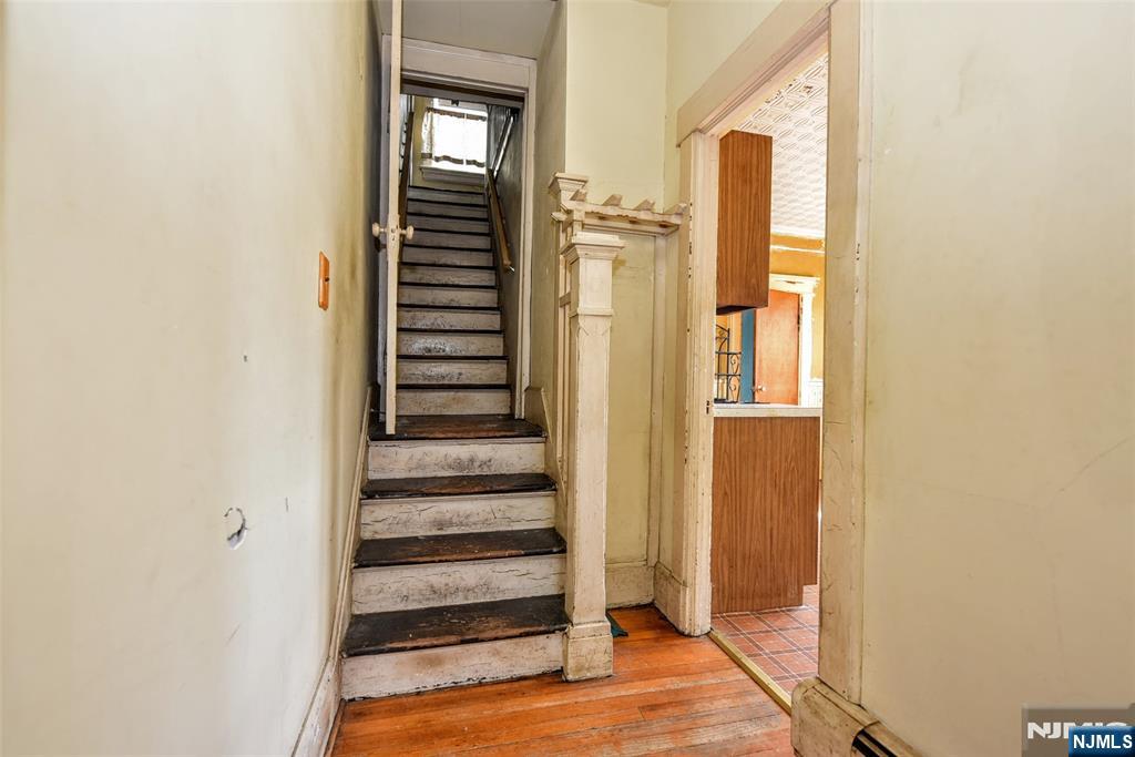 80 14th Street - Photo 3