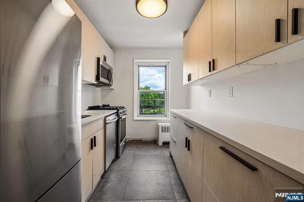 2215 Central 5D - Photo 4
