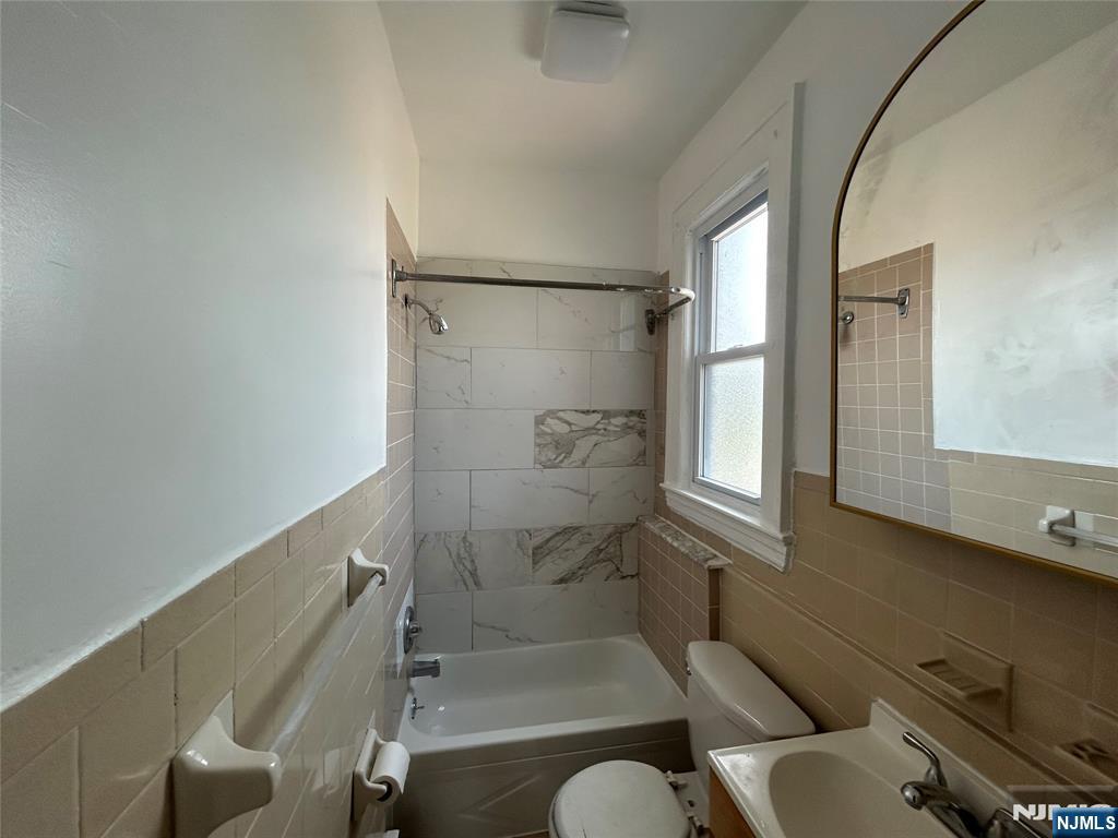 657 Van Houten Avenue - Photo 4