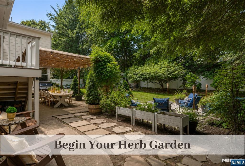 51 Arbor Dr, Ho Ho Kus, NJ 07423