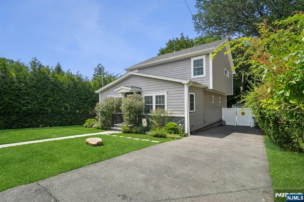 10 David Road - Photo 3