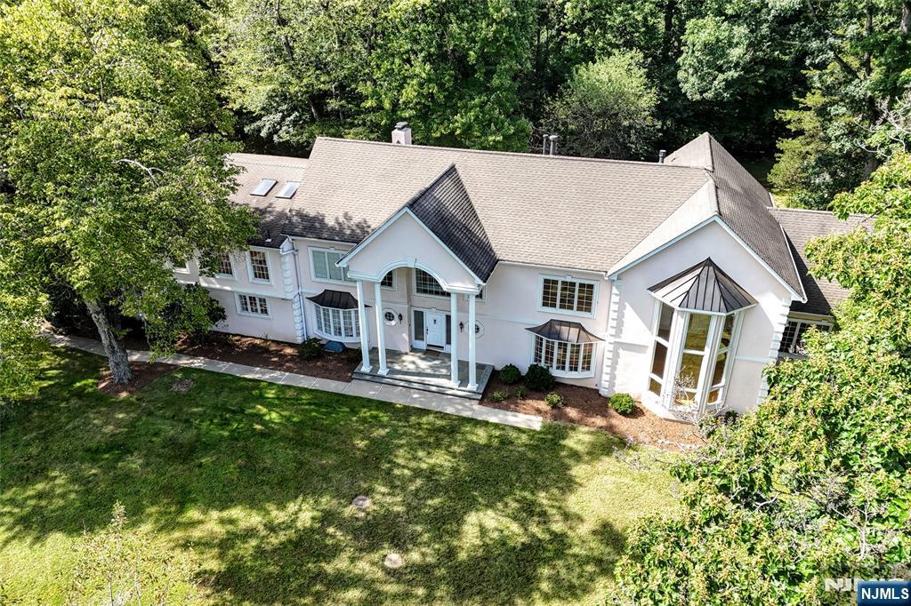 Photo 3 of Single family home for sale at 3 Split Rock Rd, Upper Saddle River, NJ 07458 | MLS# 26032161 | Listing updated on 2026-09-18