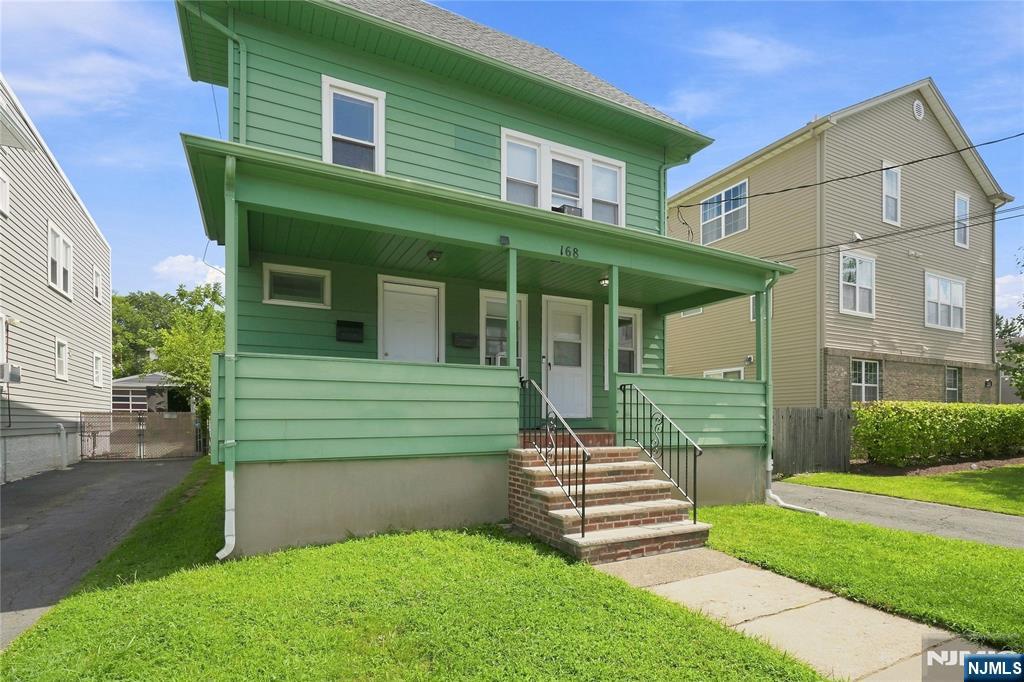 168 Garden Avenue - Photo 2