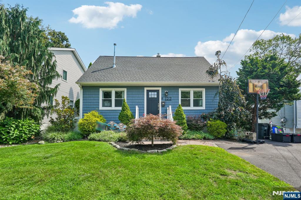 122 Maplewood Avenue - Photo 1
