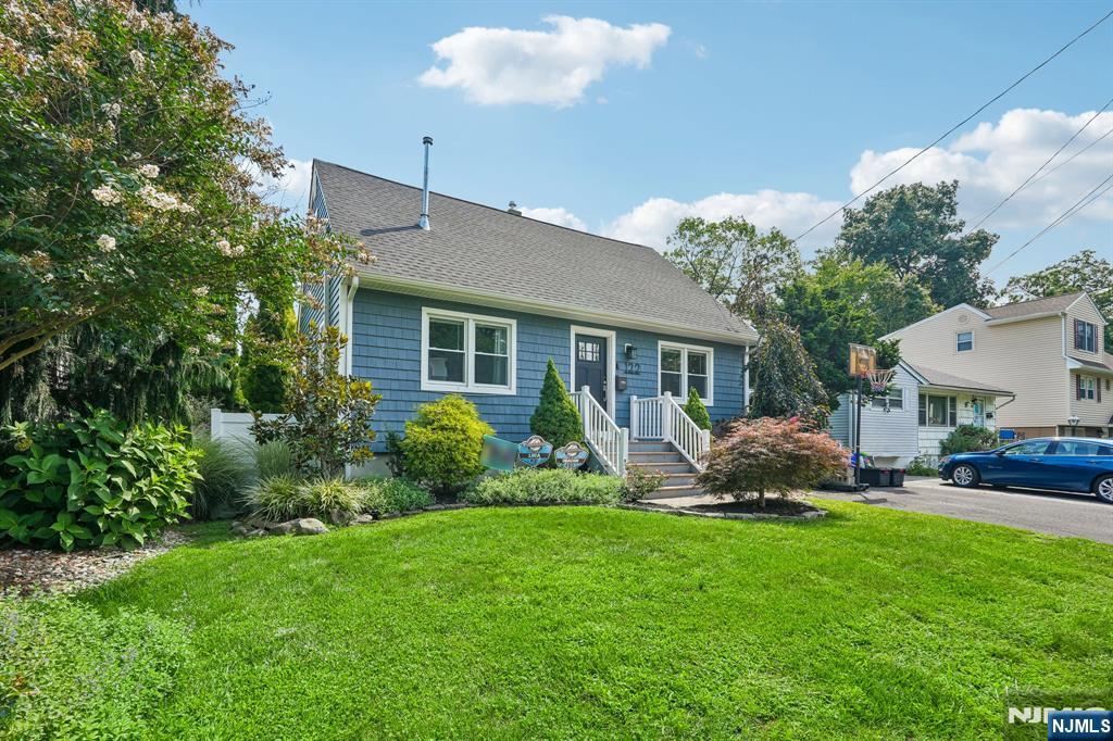 122 Maplewood Avenue - Photo 3