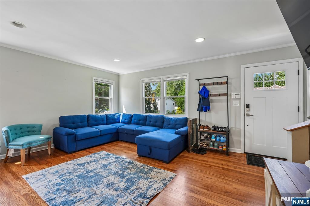 122 Maplewood Avenue - Photo 4
