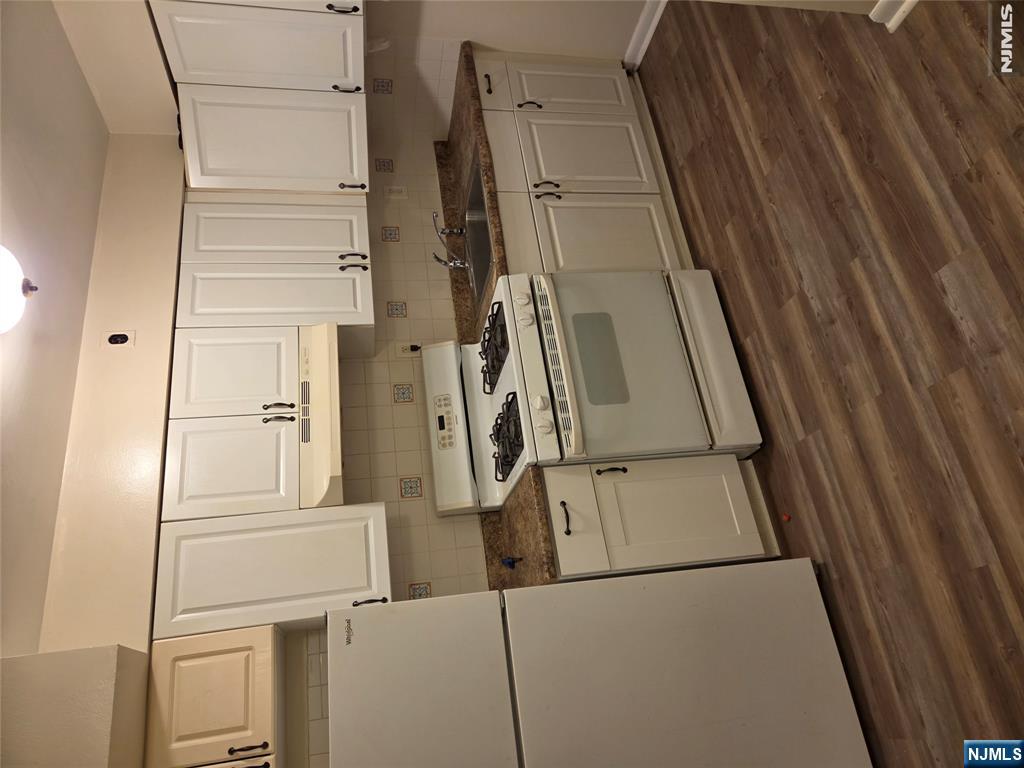 479 Broad Avenue - Photo 2