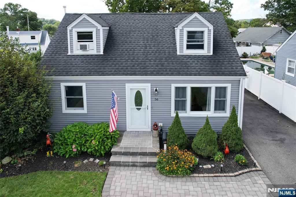 56 Schuyler Avenue - Photo 2