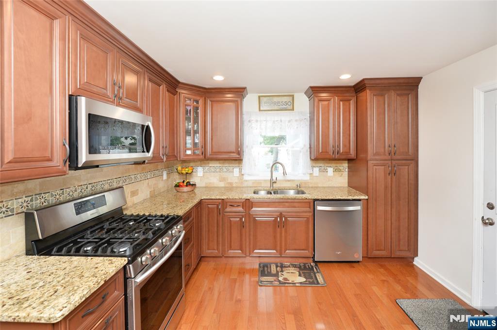 56 Schuyler Avenue - Photo 3