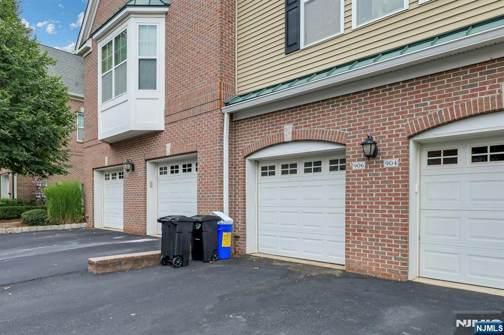 906 River Place - Photo 2