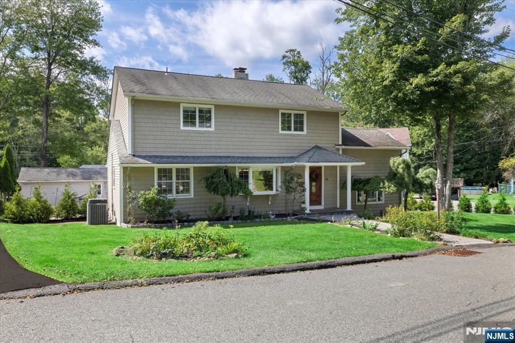 Photo 3 of Single family home for sale at 30 Laurel Dr, Wayne, NJ 07470 | MLS# 26032198 | Listing updated on 2026-09-16