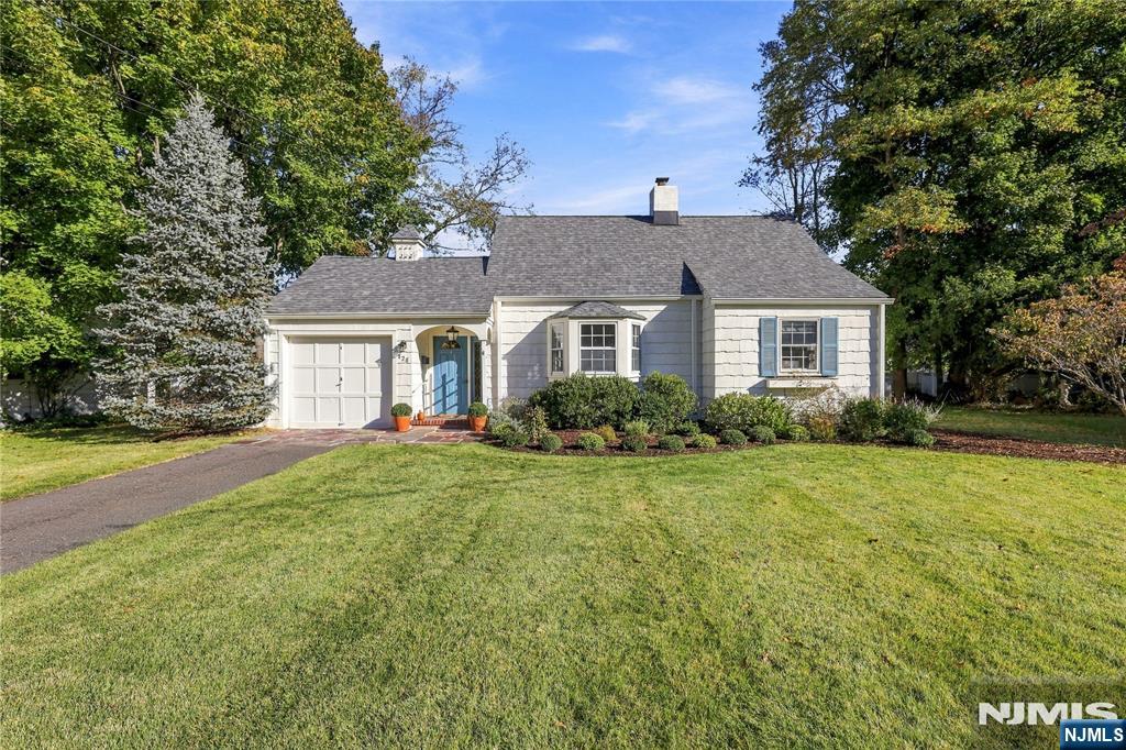 428 Oxford Court - Photo 1