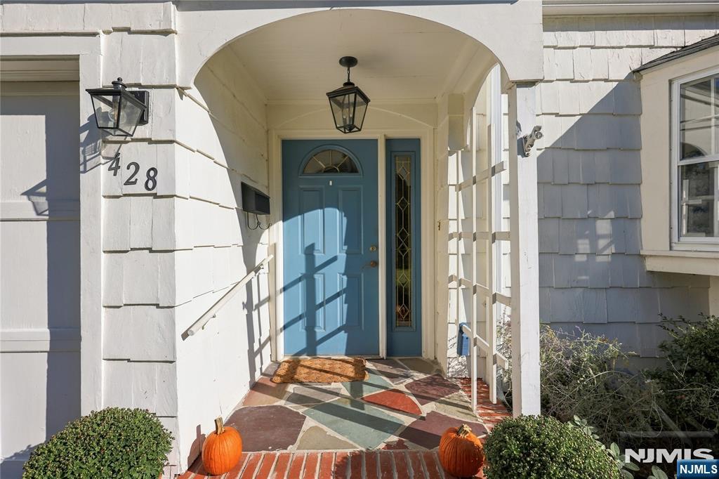 428 Oxford Court - Photo 3