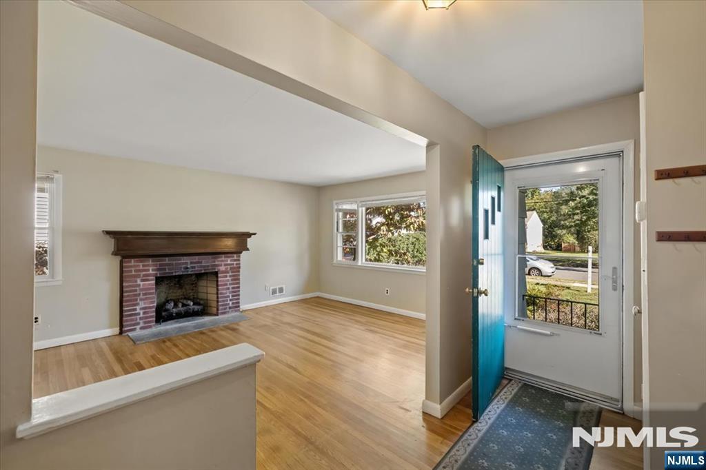 546 Lynn Street - Photo 4