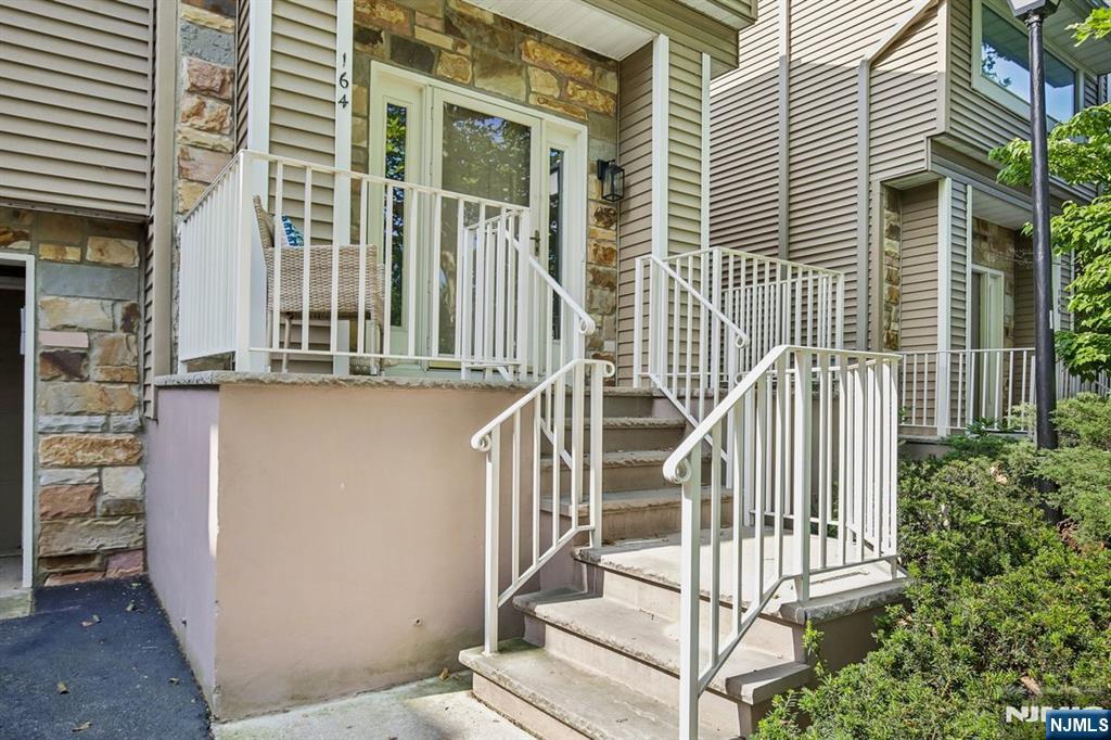164 Clarken Drive - Photo 3