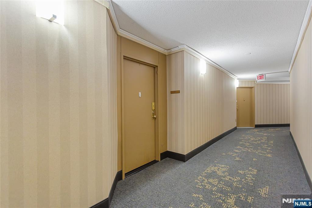 117 Harmon Cove Tower 117 - Photo 2