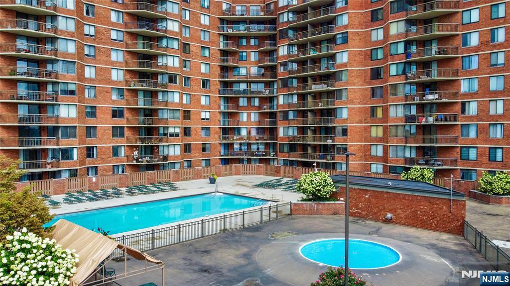 117 Harmon Cove Tower 117 - Photo 3