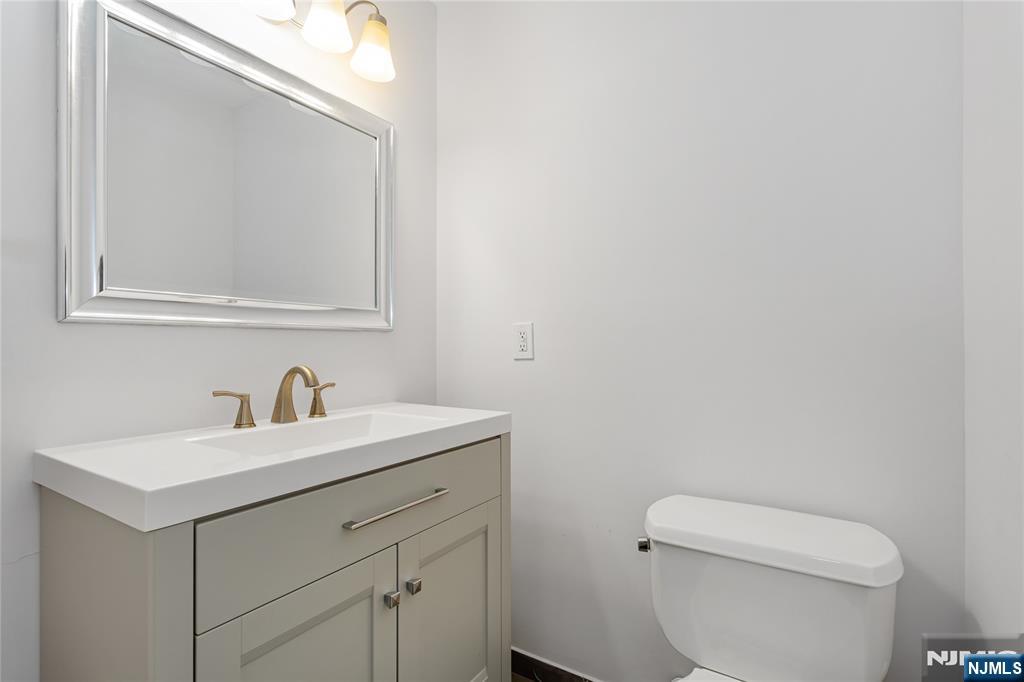 117 Harmon Cove Tower 117 - Photo 5