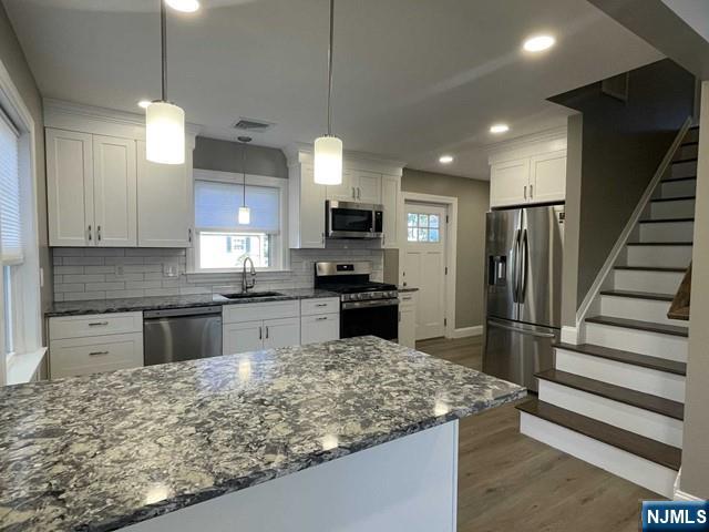 58 Hastings Avenue - Photo 3
