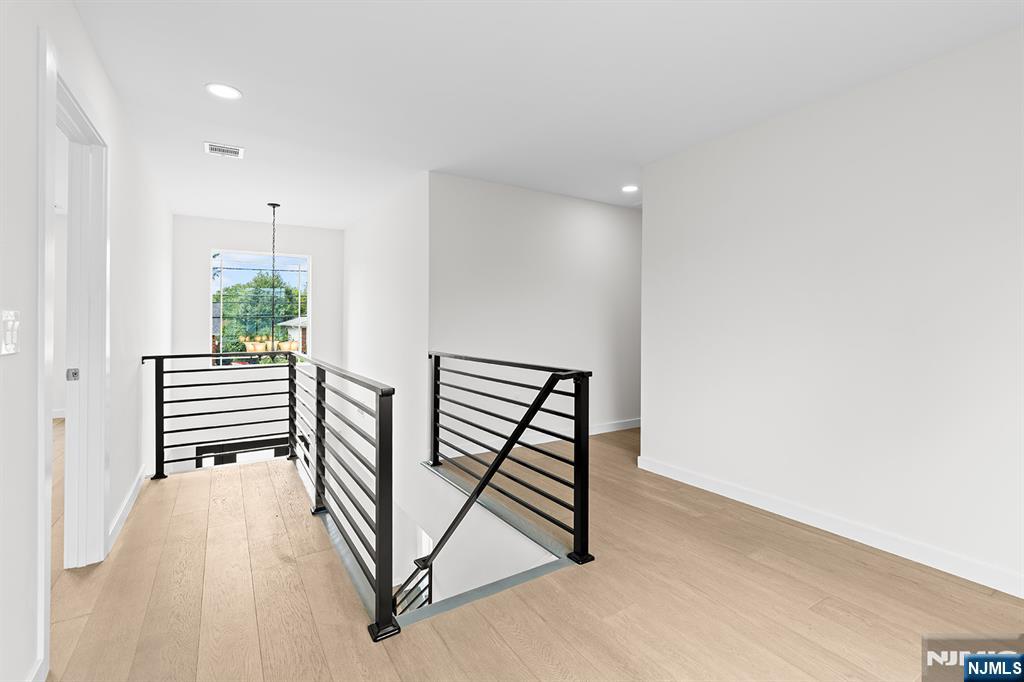 2-25 Kenneth Avenue
