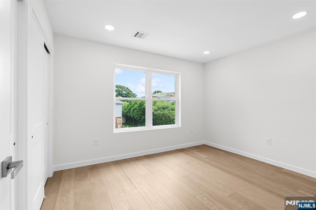 2-25 Kenneth Avenue