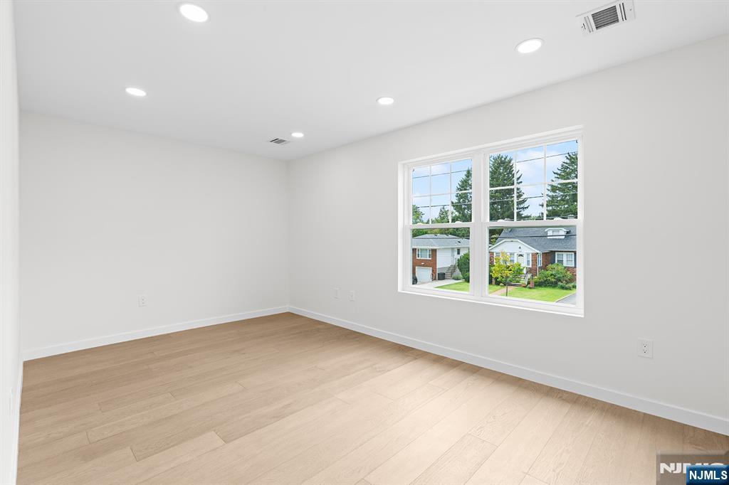 2-25 Kenneth Avenue