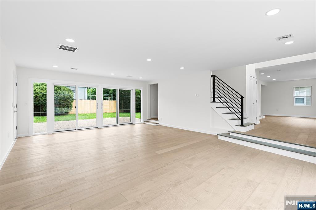 2-25 Kenneth Avenue