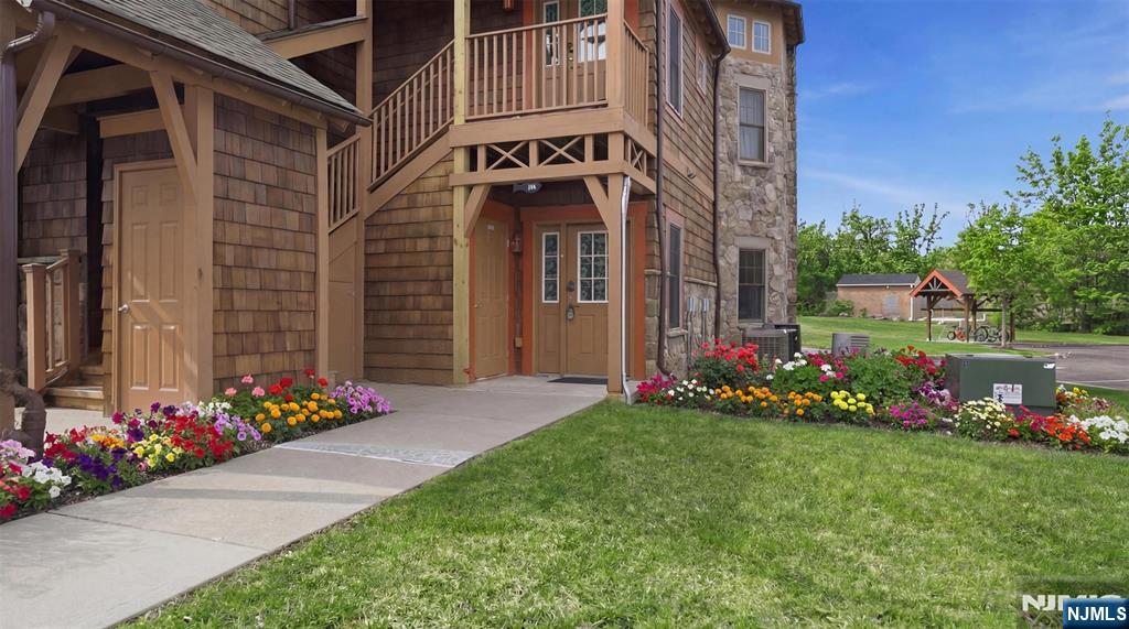2 Pine Crescent 14 - Photo 2