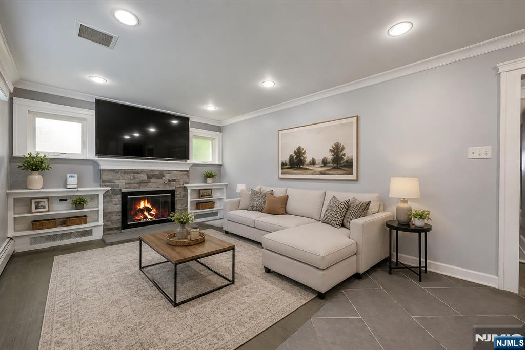 122 Garside Avenue - Photo 2