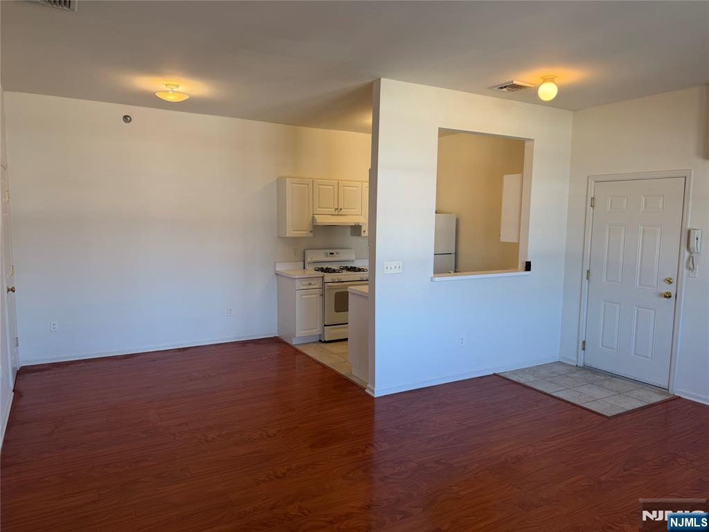 35 Prospect Street 9 - Photo 4