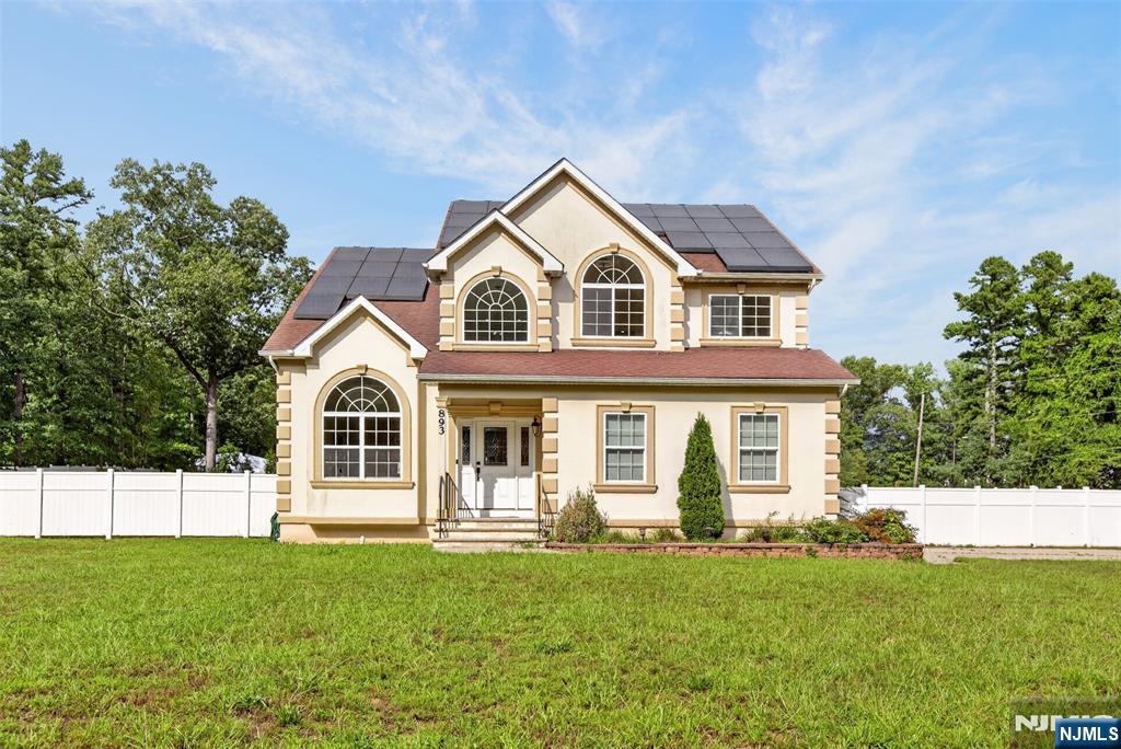 893 Lakehurst Avenue - Photo 1