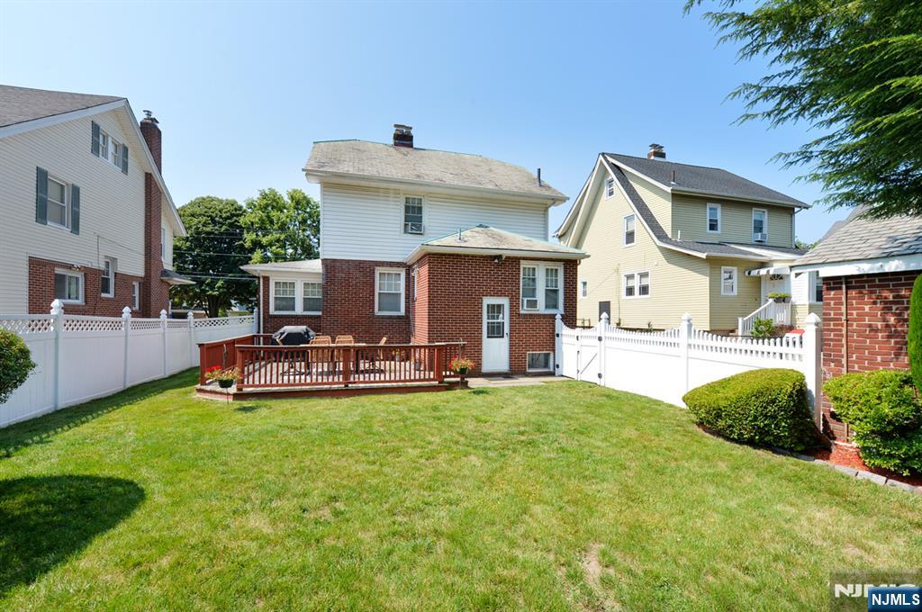 76 Poplar St, Ridgefield Park, NJ 07660