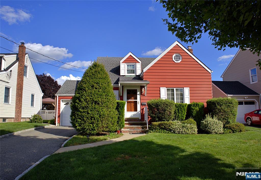 138 11th Street - Photo 2