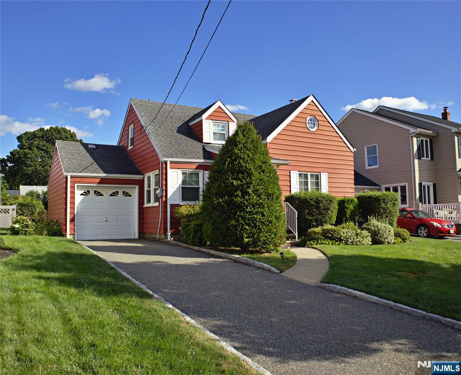 138 11th Street - Photo 3