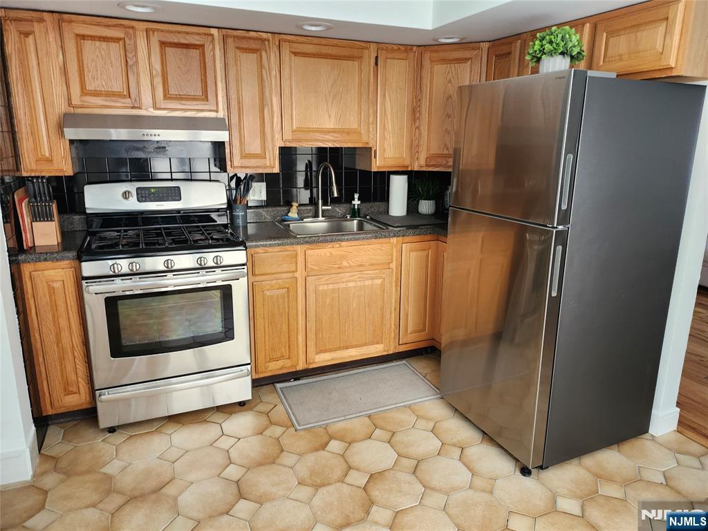 373 Main Street 2 - Photo 3