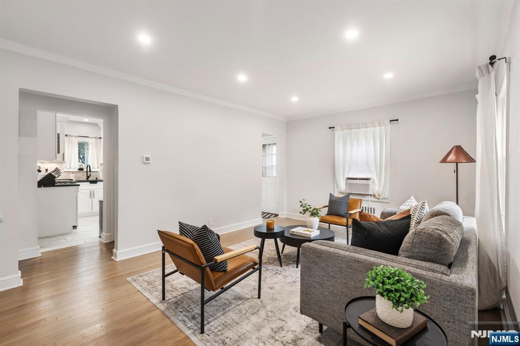 74 S Broadway - Photo 2