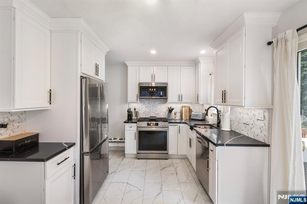 74 S Broadway - Photo 5